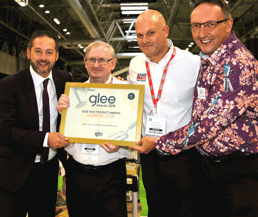 Ross Rennie and Dave Moore receive the award certificate